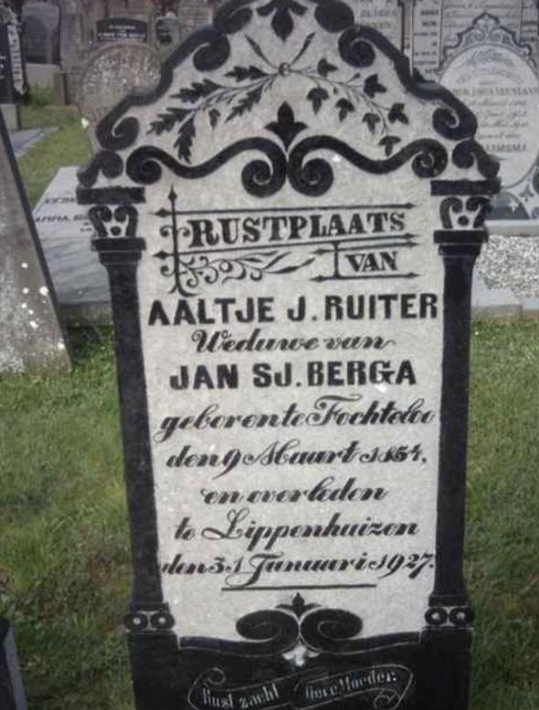 Grafsteen van Aaltje Jacobs RUITER (1854-1927)