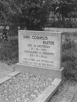 Grafsteen van Dirk Cornelis Ruiter (1918 - 1944)
