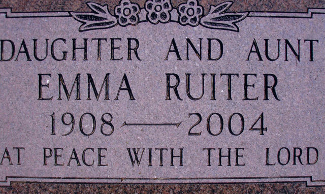 Grafsteen van Emma Ruiter (1908-2004)