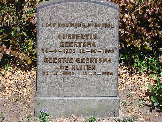 Grafsteen van Geertje Roelofs DE RUITER (1909-1998)