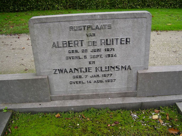 Grafsteen van Albert Joosten DE RUITER (1871-1954)